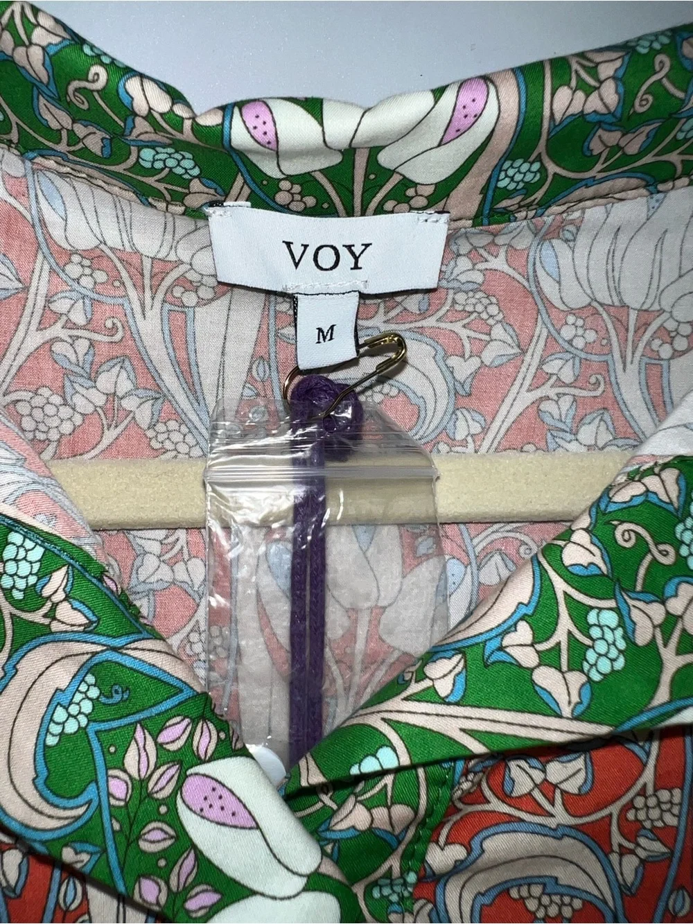 Voy 3/4 sleeve floral shirt size medium - Picture 2 of 9